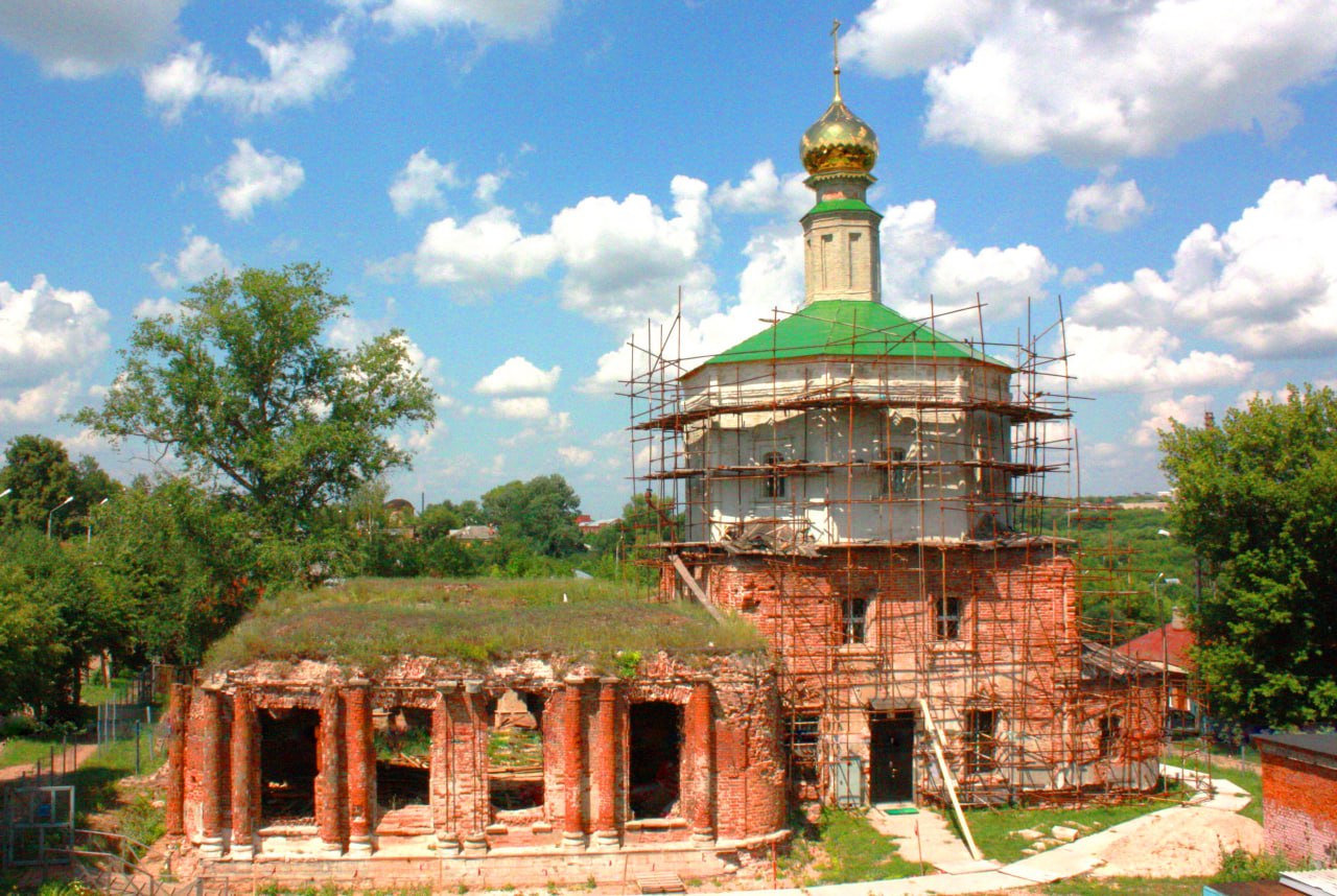 Купол храма Сретения Господня в Серпухове